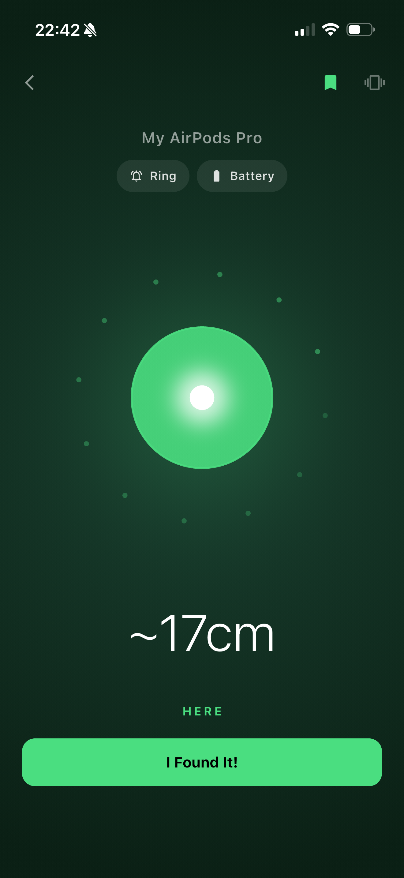 Marco tracking screen showing AirPods Pro at 17cm distance